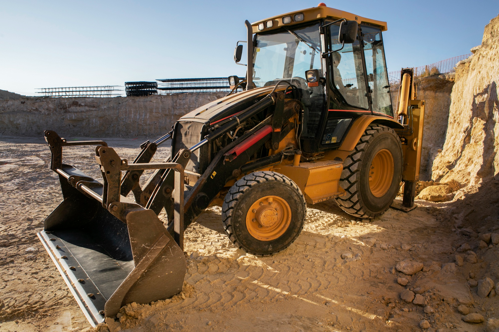 5 Reasons Hiring a Mini Excavator