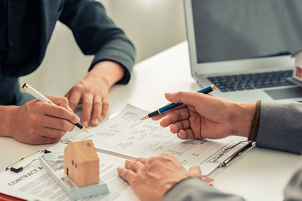 Property Valuations in Competitive Markets